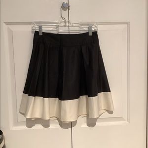 H&M Black and White skirt Size 6 US